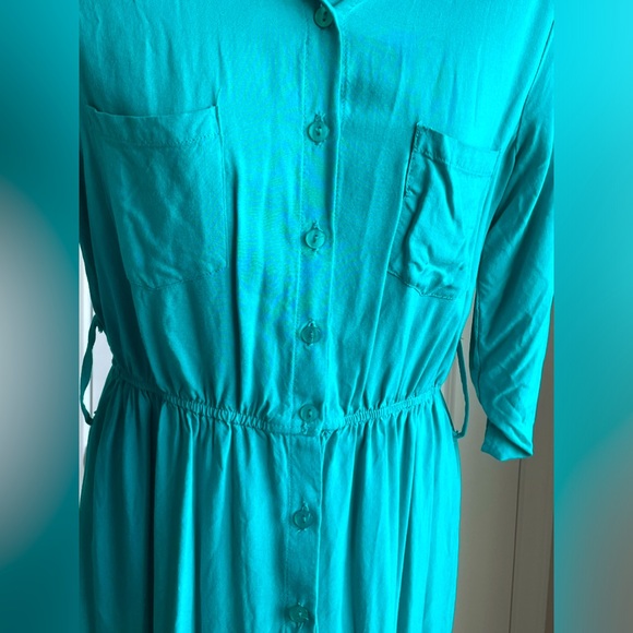 Women's dress - Picture 5 of 5